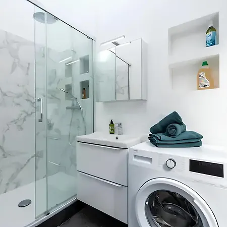 Plein Centre, Parking Privé Et Securisé Hors Suv , 1 Lit Et 1 Couchage D'appoint Pour Enfant Appartement Amiens