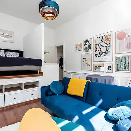 Plein Centre, Parking Privé Et Securisé Hors Suv , 1 Lit Et 1 Couchage D'appoint Pour Enfant Appartement *