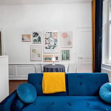 Plein Centre, Parking Privé Et Securisé Hors Suv , 1 Lit Et 1 Couchage D'appoint Pour Enfant Appartement *